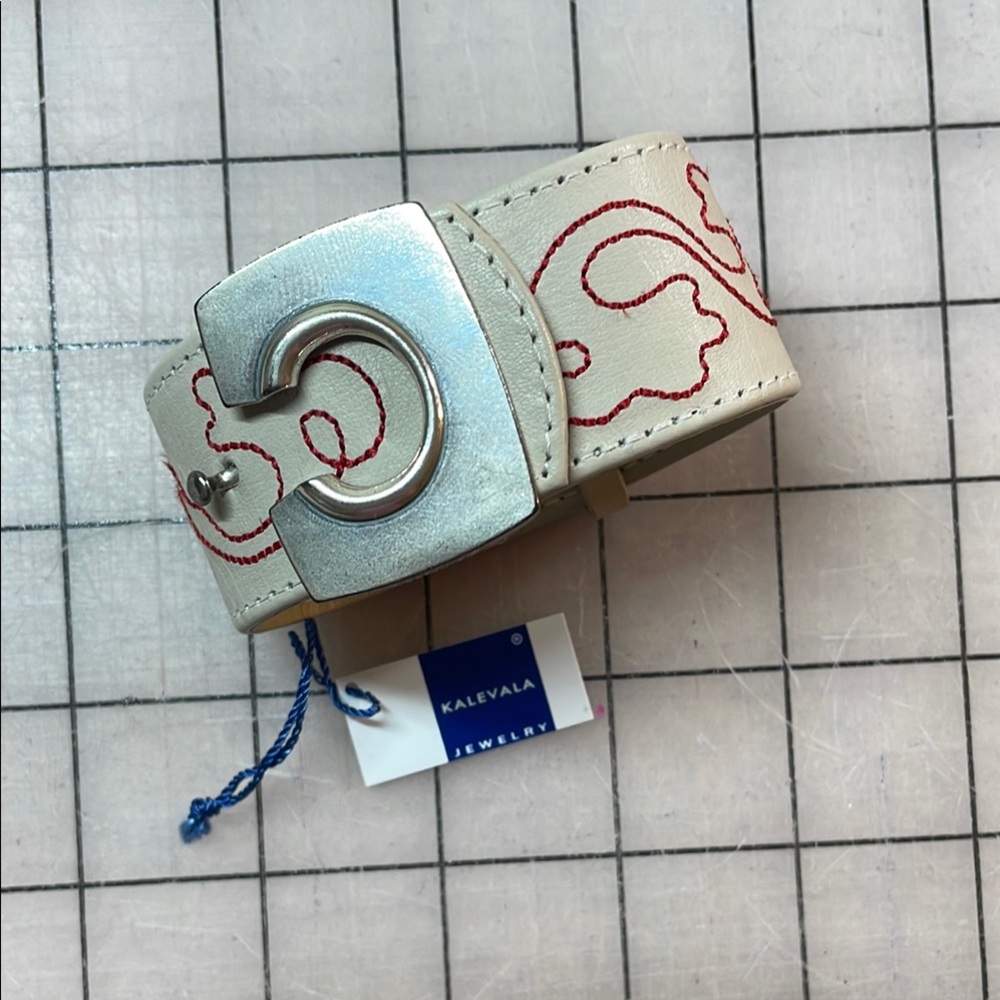 Kalevala Silver and Cream Leather Bracelet